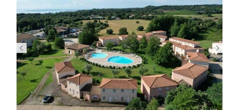 Bird's eye view, Pool view
