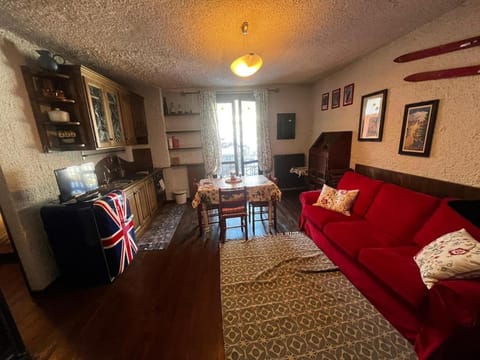 Cimoncino SkY apartament, 5 min dalle piste Apartment in Emilia-Romagna