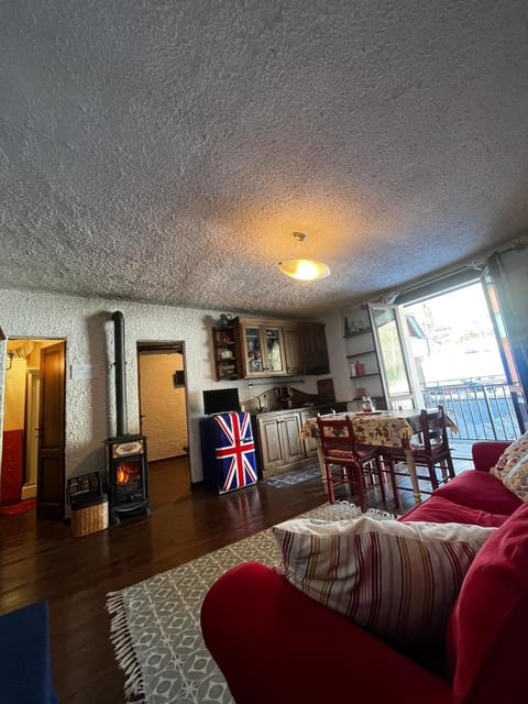 Cimoncino SkY apartament, 5 min dalle piste Apartment in Emilia-Romagna