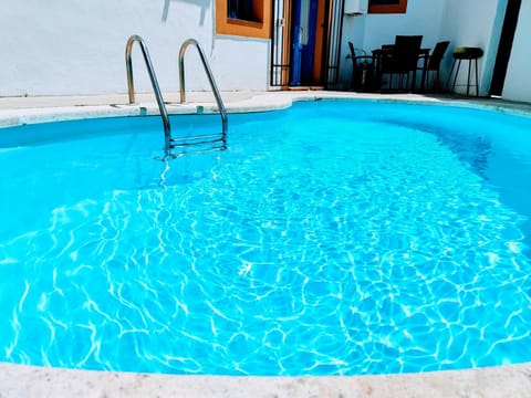 Balcony/Terrace, Swimming pool