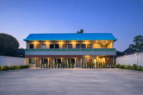 Property building, Day