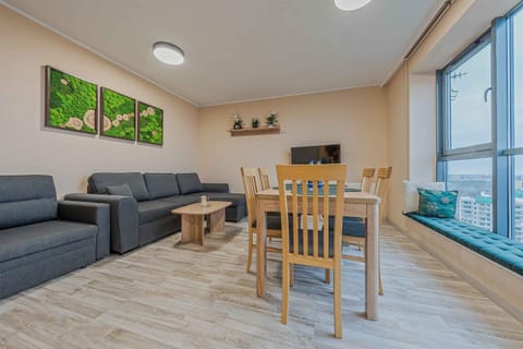 Communal lounge/ TV room, TV and multimedia, Living room, Seating area, Dining area