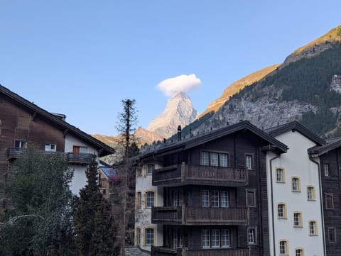 Balcony/Terrace, Mountain view, Mountain view
