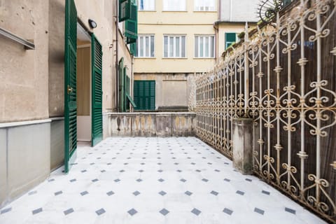 Day, Balcony/Terrace