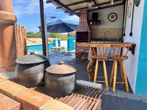 BBQ facilities, Seating area, Dining area