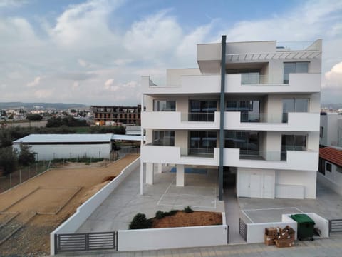 Property building, Day, View (from property/room), Balcony/Terrace