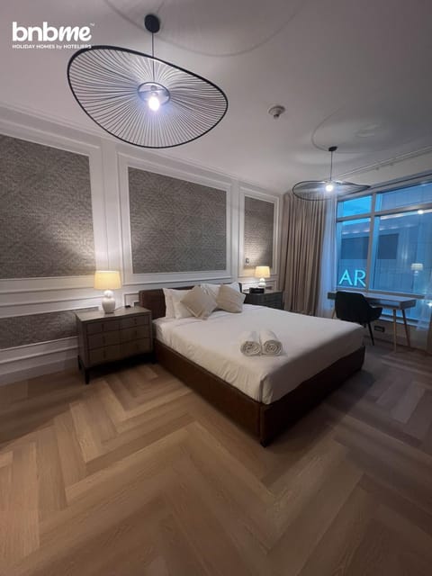Bed, Photo of the whole room, Seating area, Bedroom