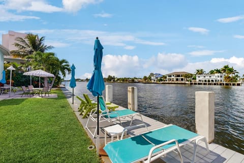 Aloha Beach Holiday Hotel in Pompano Beach