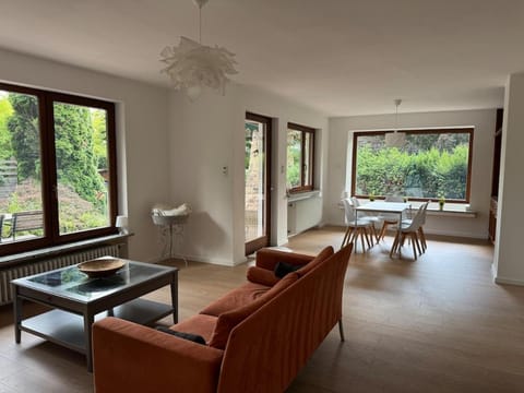 Communal lounge/ TV room, Living room, Seating area