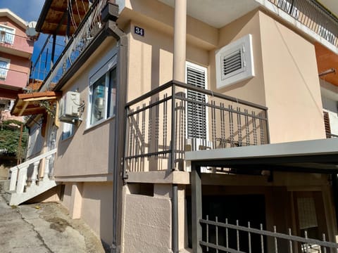 Property building, Balcony/Terrace