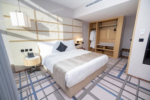 Bed, Photo of the whole room, Bedroom, wardrobe