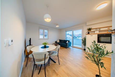 Living room, Dining area, Dinner