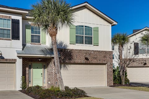 3 Mi to Pier Village Dog-Friendly St Simons Home! House in Saint Simons Island