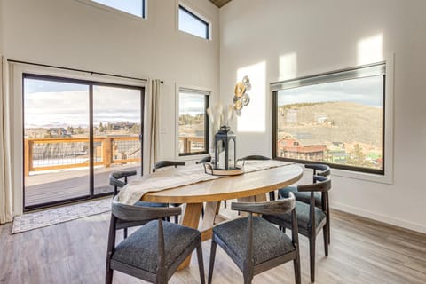 1 Mi to Granby Ranch Luxe Home with Mtn Views! House in Granby