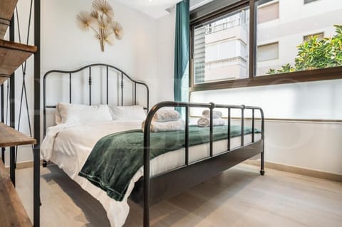 Apartment Steps from Beach & Marina REMS Apartment in Torremolinos