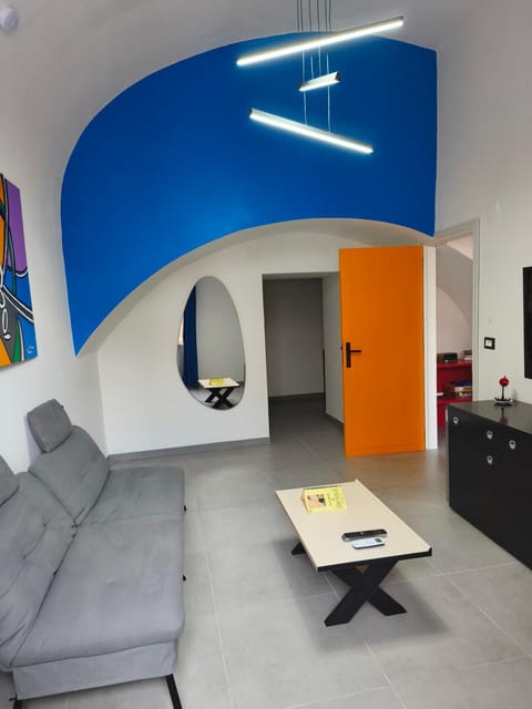Day, Living room, wardrobe