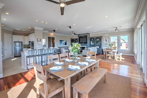 Palm Manor by Exclusive Properties Pool, Elevator, Views House in Isle of Palms