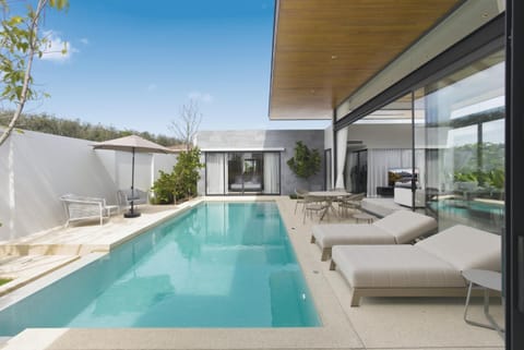 Day, Living room, Pool view, sunbed