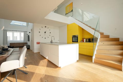 Kitchen or kitchenette, Living room, Seating area
