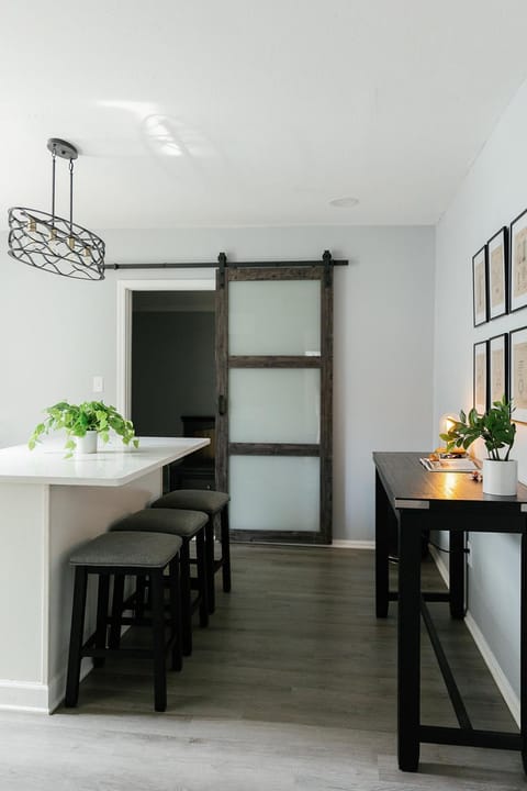 "The Homestead" UPSCALE STAY - Downtown with Yard House in Lawrenceburg