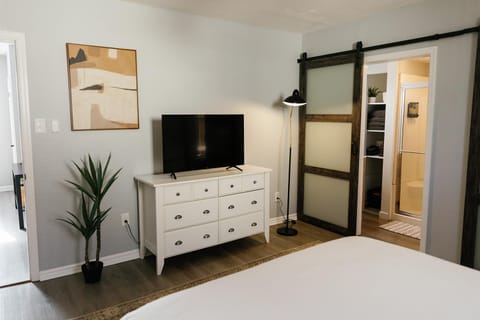 "The Homestead" UPSCALE STAY - Downtown with Yard House in Lawrenceburg