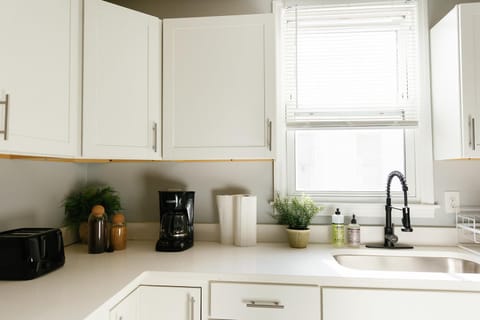 "The Homestead" UPSCALE STAY - Downtown with Yard House in Lawrenceburg