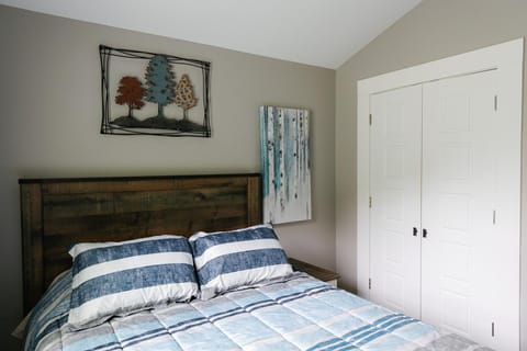 "Deer Creek Lodge" - Secluded Bourbon Trail Stay House in Lawrenceburg