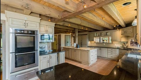 Moonrise Rest A Historic Mohawk Valley Retreat Villa in Saratoga