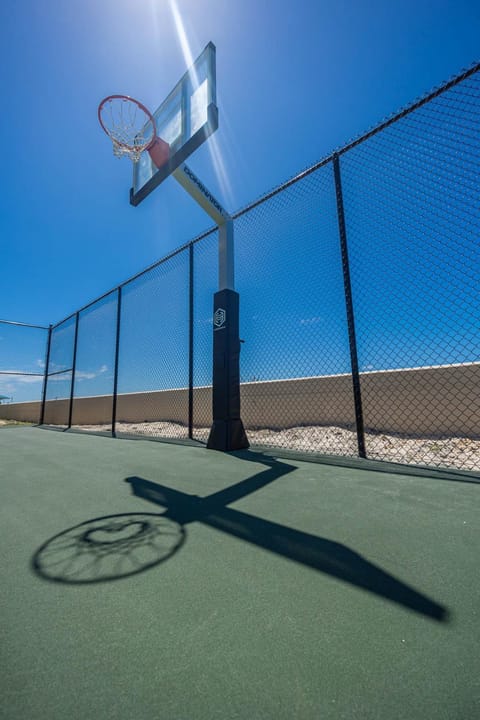 Phoenix X 406 Apartment in Ono Island