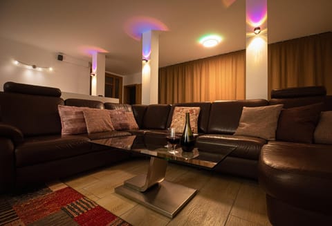 Living room, Lounge or bar, Seating area