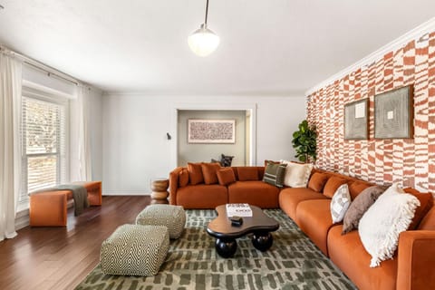 Sleeps 14 Backyard Games Movie Theater Spa House in Shavano Park