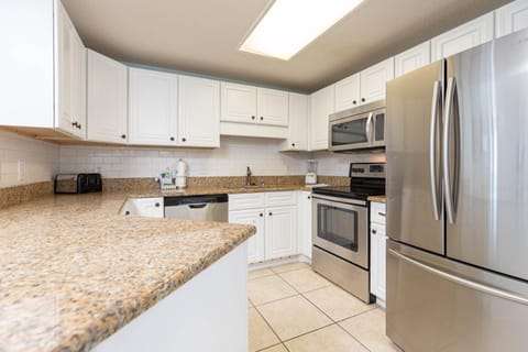 Phoenix X 511 Apartment in Ono Island