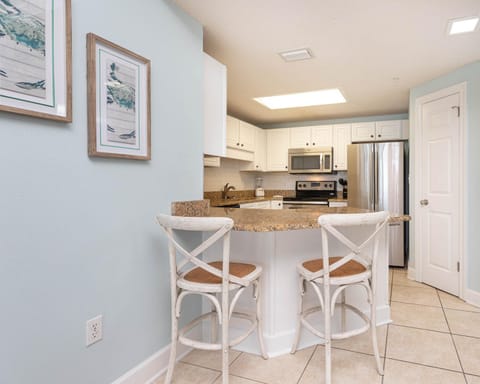 Phoenix X 511 Apartment in Ono Island