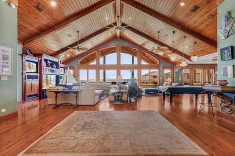 The Gayosa House 9BR Beachfront Oasis with Private Pool & Hot Tub House in Romar Beach