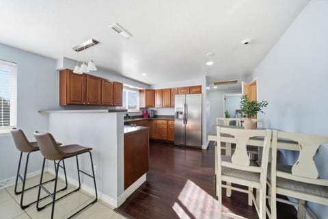 Near Downtow 3Bed 2 Bath in Denver Explore Colorado Apartment in Westminster
