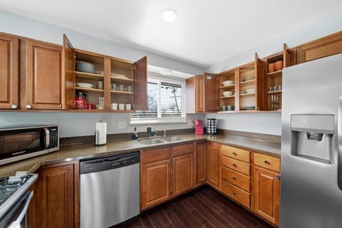 Near Downtow 3Bed 2 Bath in Denver Explore Colorado Apartment in Westminster