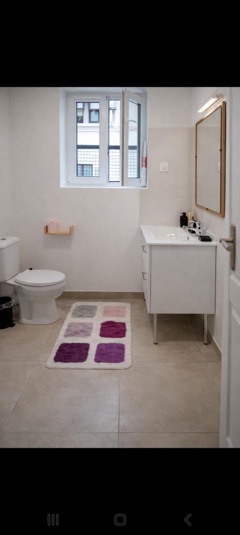 Appartement aux portes de Paris Apartment in Paris