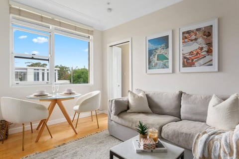 View (from property/room), Living room, Dining area
