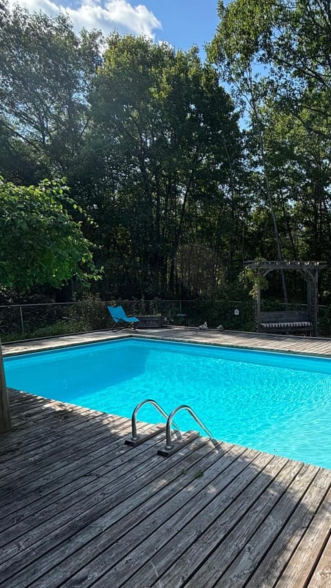 The Bay Crib Apartment in Ottawa