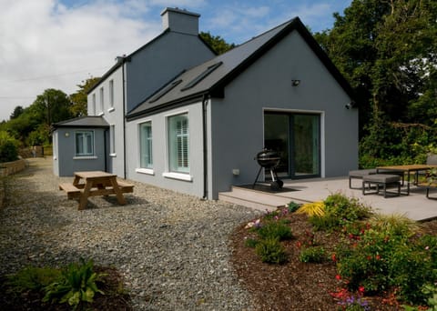 Property building, Patio, Garden