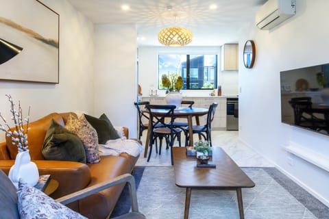 TV and multimedia, Living room, Dining area, air conditioner