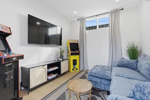 One Block to Beach 4BR Game Room and Parking House in Ocean Beach