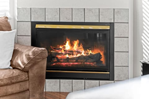 Golden View Townhouse - Walk to Downtown! House in Golden