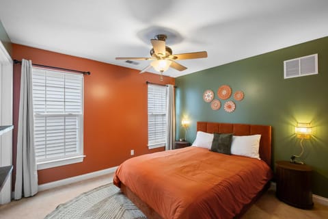 Bohemian 4BR CWE Villa•Game Room•Patio•Backyard House in Saint Louis