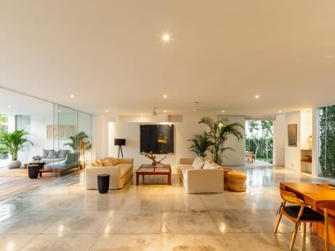 Communal lounge/ TV room, TV and multimedia, Living room, Seating area