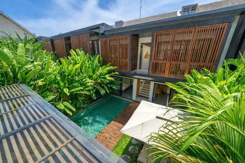 Property building, Patio, Swimming pool