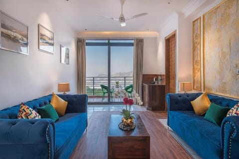 Coffee/tea facilities, Living room, Seating area
