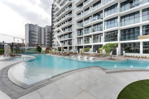 Swimming pool, sunbed