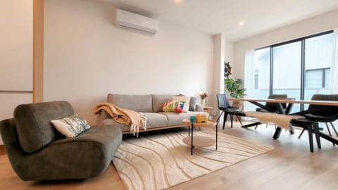 Living room, Seating area, Dining area, air conditioner