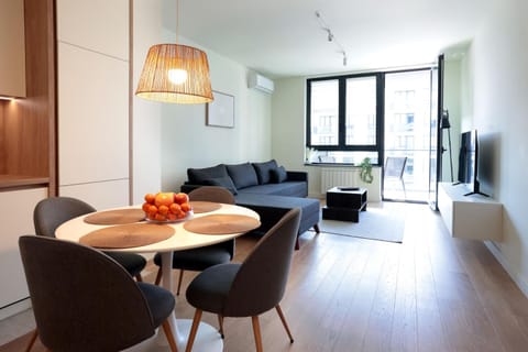 Communal lounge/ TV room, TV and multimedia, Living room, Seating area, Dining area, Evening entertainment, heating, internet, air conditioner